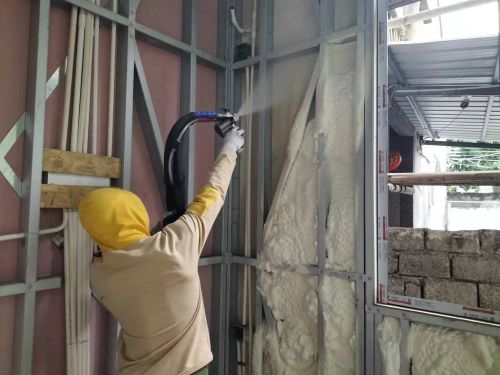 輕鋼別墅保溫噴涂施工 輕鋼別墅保溫噴涂施工